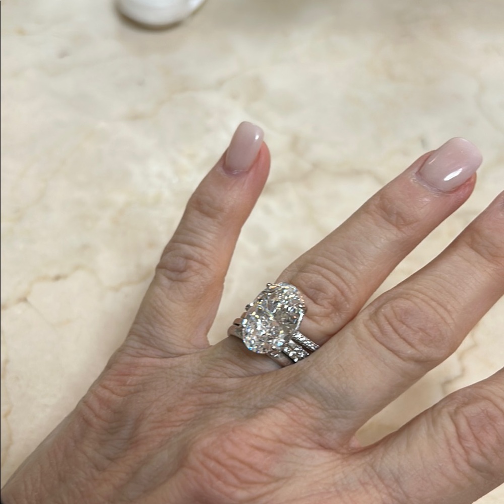 Elegant Silver 925 Women's Ring with faux diamond